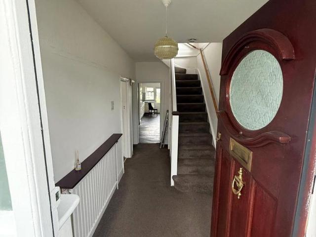 Neasden, London NW2 4 bed semi detached house to rent £2,650 pcm £612 pw
