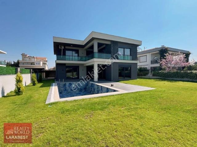 Nebiler'de Kiralık Müstakil Havuzlu Villa
