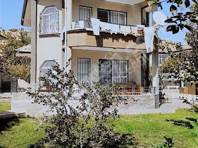 Necaroğullarından Göl Manzaralı Tapulu Fırsat Lüks Villa