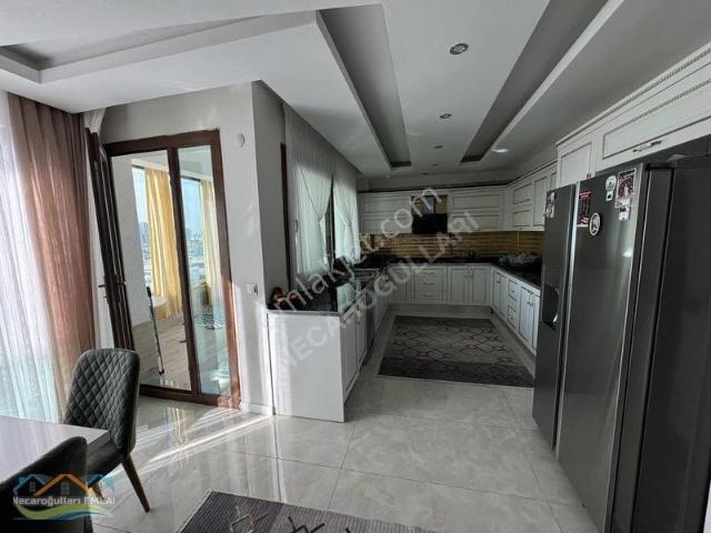 Necaroğullarından Mastfıroş Cad Üzeri 4+1 Daire