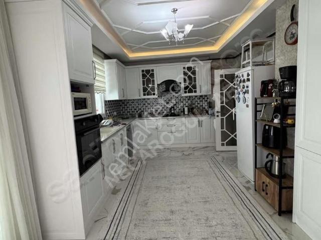 Necaroğullarından Mastfıroş Caddesi Üzeri 3,5+1 Lüks Daire