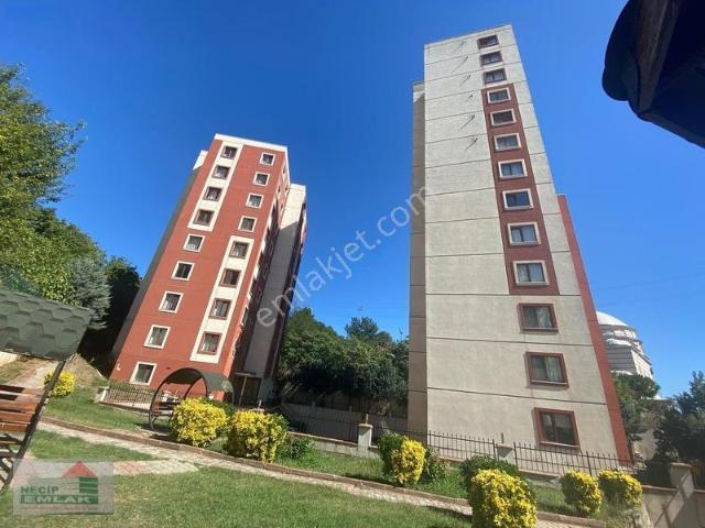 Necip Emlaktan Site İçerisinde Kiralık 2+1 Daire