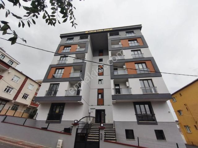 Necip Fazılda Sıfır Otoparklı Kiralık 3+1 Yüksek Giriş