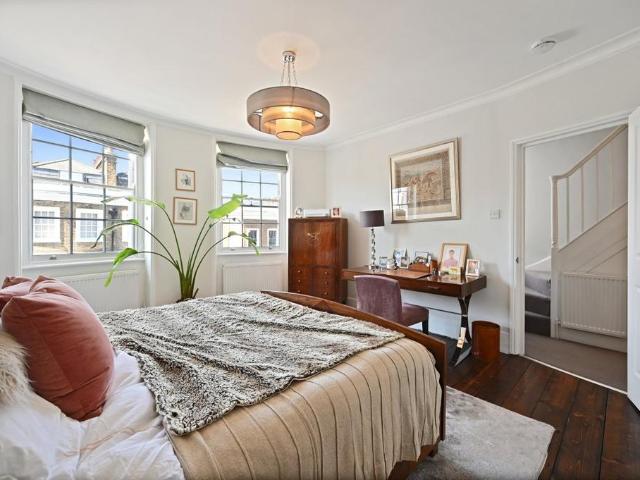 Needham Road, Greater London W11 3 bed apartment to rent £6,500 pcm £1,500 pw
