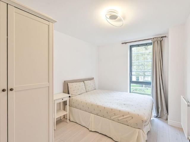 Needleman Close, Colindale, London, NW9 2 bed flat to rent £2,000 pcm £462 pw