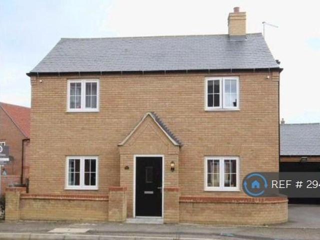 Needlepin Way, Buckingham, MK18 4 bed detached house to rent £2,100 pcm £485 pw