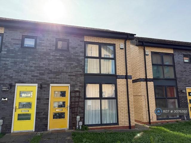 Needlers Way, Hull, HU5 2 bed semi detached house to rent £900 pcm £208 pw