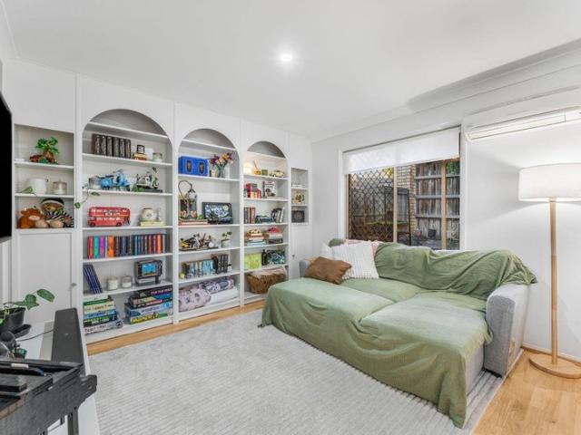 NEEDS TO BE SOLD OPEN TO ALL OFFERS PRIOR TO AUCTION OWNERS SEPARATING