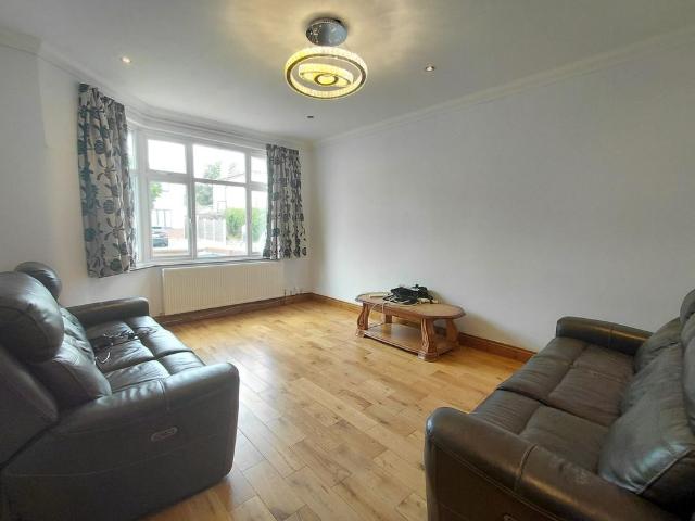 Neeld Crescent, Hendon, London NW4