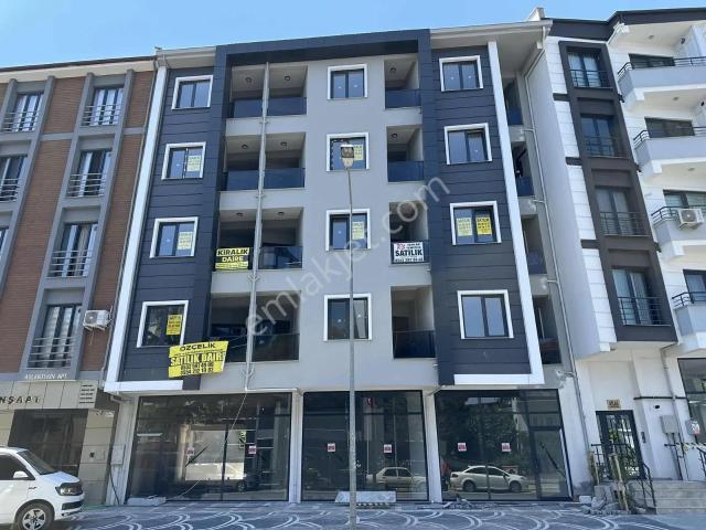 Nef Önü Cadde Üzerinde Kiralık 1+1