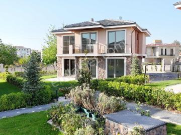 Nefes Park Villalarında Satılık 5+2 Lüx Villa