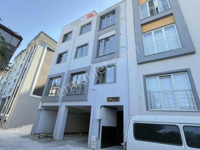 Nef'in Arkasında Satılık Asansörlü 1+1 Daire