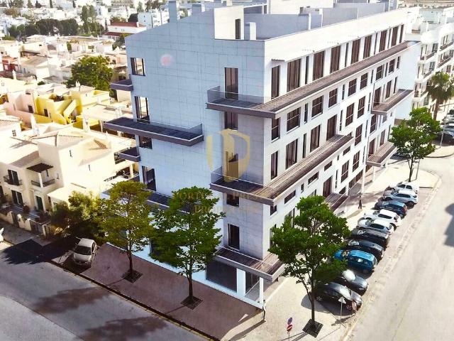 Negócio Imperdível: Lote em Olhão para Prédio de 20 Apartamentos! Areas entre os 81m2 e 152m2