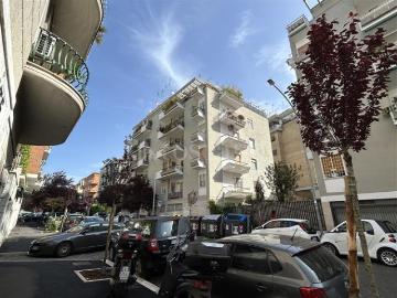Via del Vascello Roma, Piazza Quinto Cecilio
