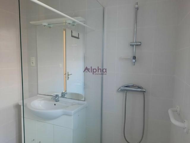 NEGREPELISSE appartement T3 au 1er étage