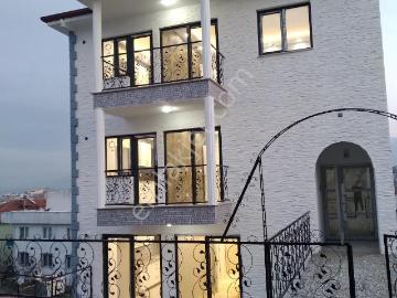 Nehirden Gümüşçay Mahallesinde Satılık Müstakil 4 Katlı Ev