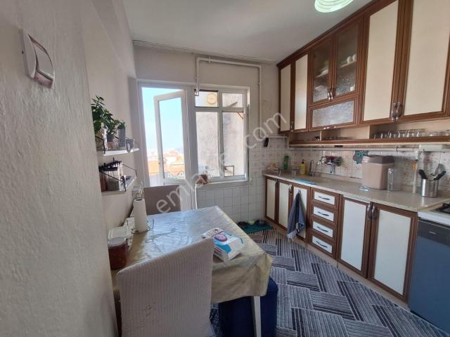 Nehirden İstiklal Caddesinde Satılık 3+1 Daire