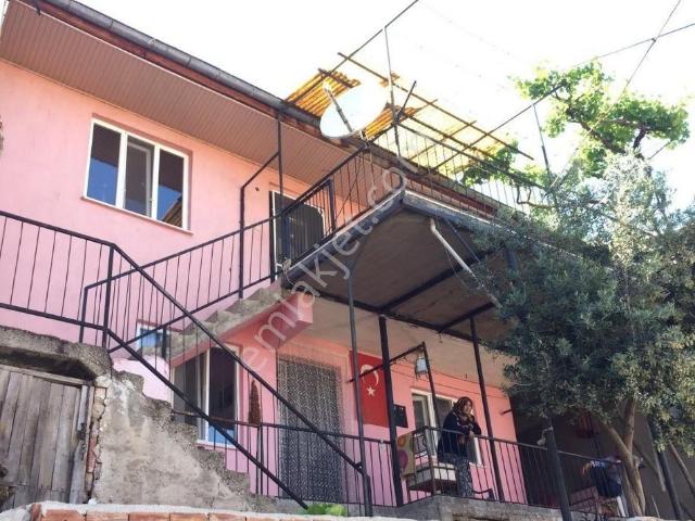 Nehirden Satılık Akhanda 2 Katlı Müstakil Ev