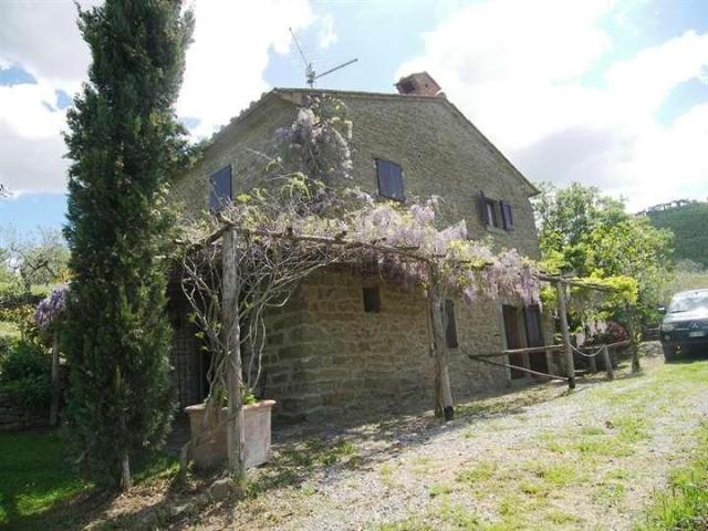 Nei pressi della storica città di Cortona, immerso nel verde. 130m² Cortona