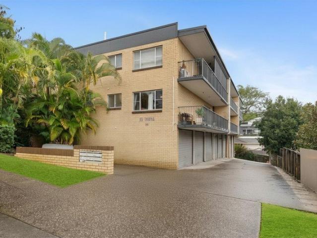 Neighbourhood chatter: Elevated, Light Filled Apartment in Boutique Wooloowin Complex