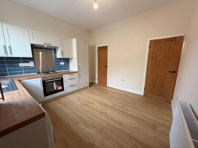 Neill Road, Sheffield 3 bed terraced house to rent £1,200 pcm £277 pw