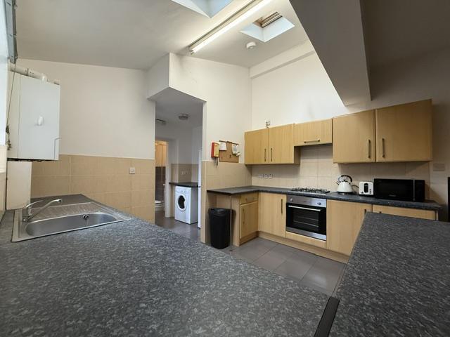 Neill Road, Sheffield S11 5 bed terraced house to rent £495 pcm £114 pw