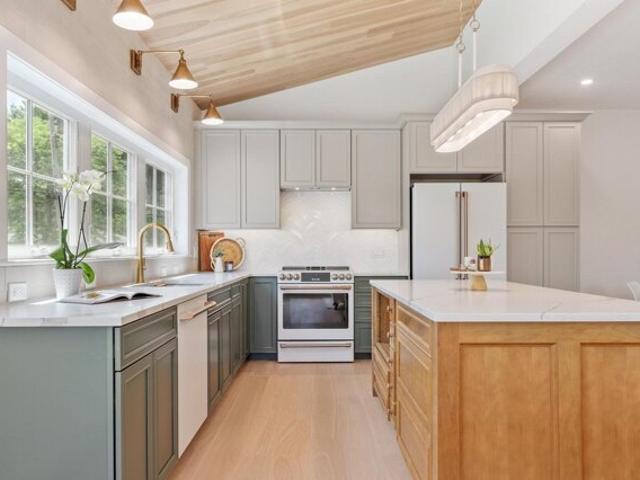 Neillian St Unit,bedford, Condo For Sale