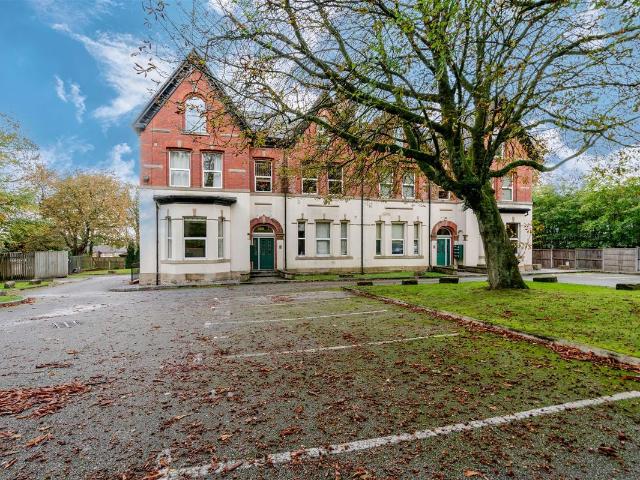 Neilston Rise, Bolton BL1, 2 bed flat to rent, £895 pcm | PrimeLocation