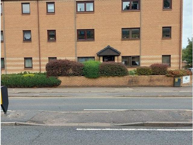 Neilston Road, Paisley PA2, 2 bed flat to rent, £795 pcm | PrimeLocation