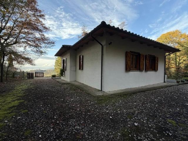 Nel comune di Magione, con una vista spettacolare sul lago T. 90m² Magione