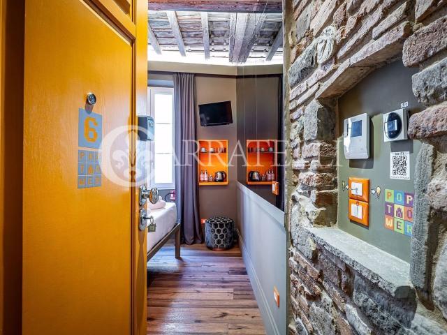 Nel centro storico di Firenze, all’interno di una torre stor. 220m² Firenze