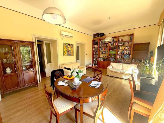Nel cuore del centro storico, all'interno di un elegante sta. 166m² Cagliari