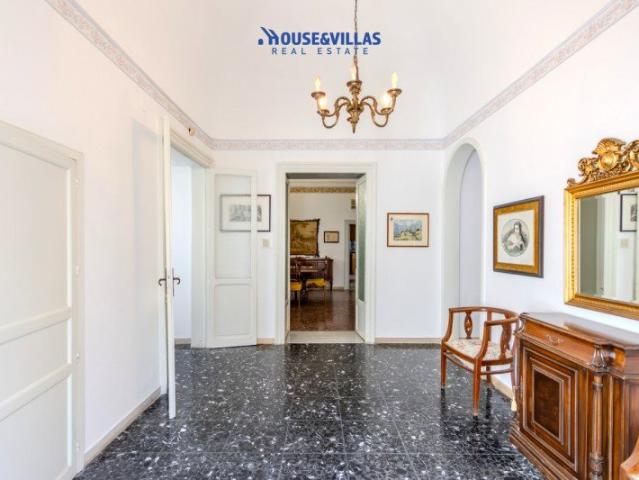 Nel cuore del centro storico di Noto, a pochi passi dalla ra. 532m² Noto