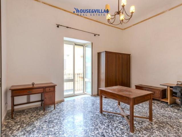 Nel cuore del centro storico di Noto, in Via Principe Umbert. 143m² Noto