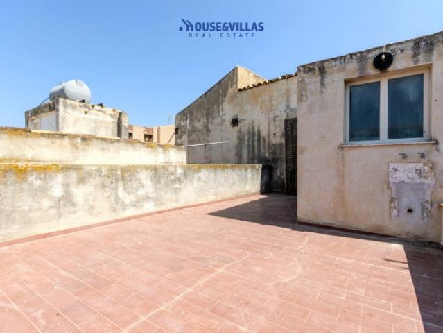 Nel cuore del centro storico di Noto, in via Sofia, House&Vi. 250m² Noto