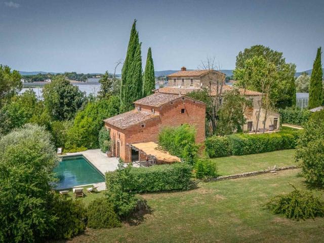 Nel cuore della campagna aretina, questa splendida proprietà. 817m² Monte San Savino