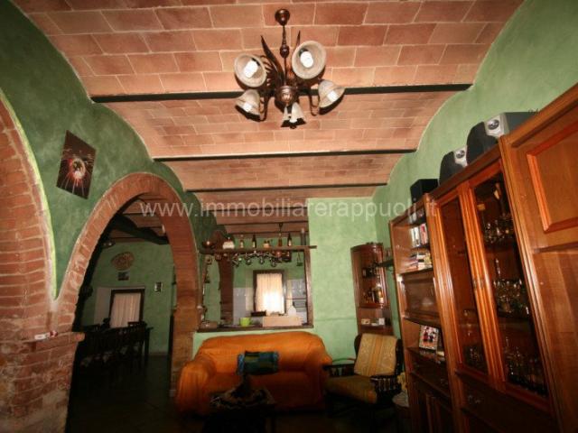 Nel cuore delle suggestive Crete Senesi, nel comune di Ascia. 159m² Asciano