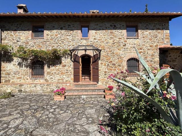 Nel cuore di una Toscana ancora autentica, a soli 5 minuti d. 288m² Suvereto