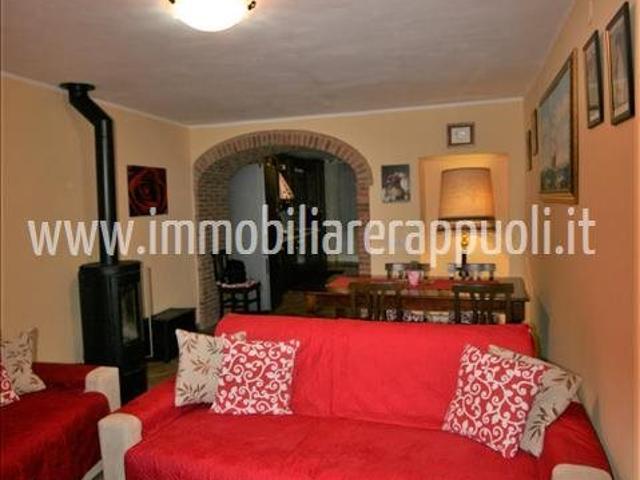 Nel suggestivo borgo medievale di Trequanda, in posizione ce. 107m² Trequanda