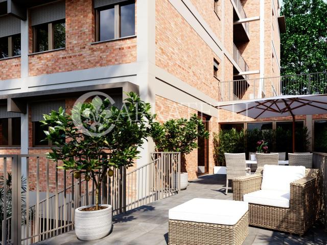 Nel tratto più elegante dei Viali fiorentini, un edificio es. 140m² Firenze
