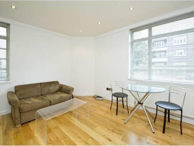 Nell Gwynn House, London, SW3 1 bed flat to rent £2,817 pcm £650 pw