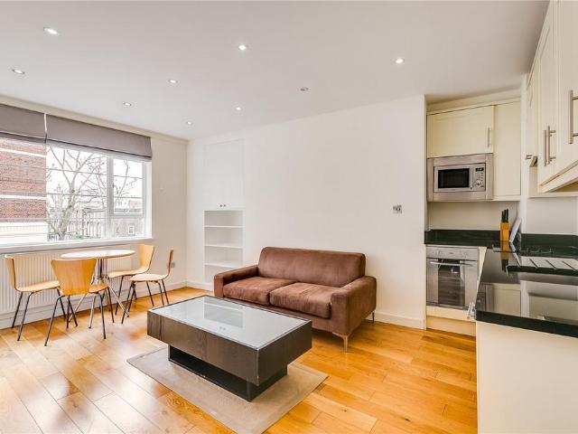 Nell Gwynn House, Sloane Avenue. 1 bed flat to rent £2,816 pcm £650 pw
