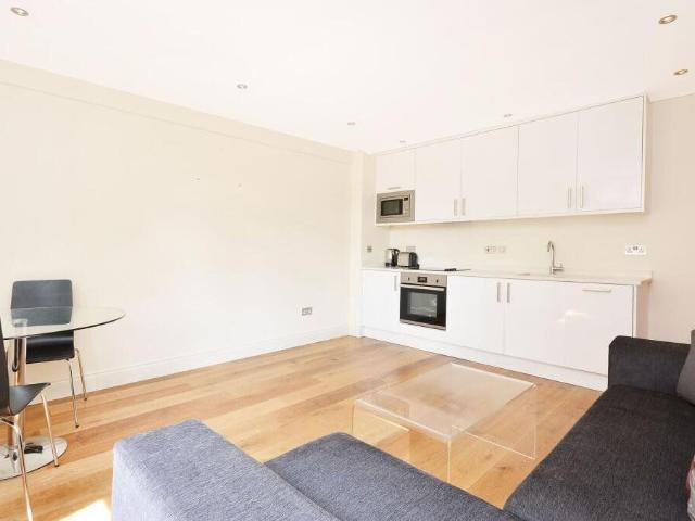 Nell Gwynn House, Sloane Avenue, Chelsea, London SW3, 1 bed flat to rent, £3,033 pcm | PrimeLocation