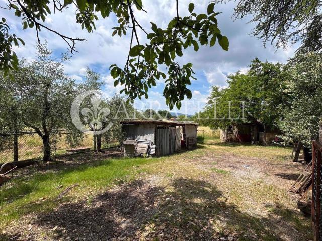 Nella tipica campagna toscana, proponiamo casa indipendente. 230m² Sarteano