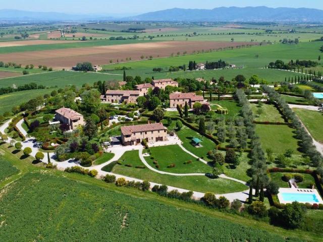 Nella campagna di Cortona, all'interno di un elegante reside. 150m² Cortona