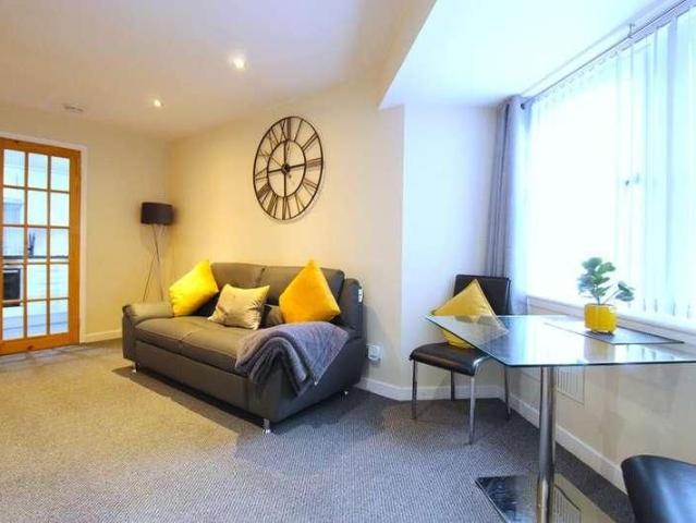 Nelson Court, Top Floor, AB24