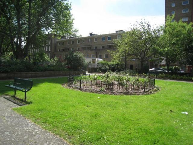 Nelson Square, London, SE1 4 bed maisonette to rent £4,200 pcm £969 pw