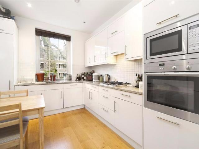 Nelson Square, Southwark, London, SE1 2 bed apartment to rent £3,150 pcm £727 pw