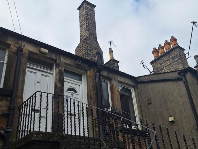 Nelson Street, Kirkcaldy KY2 2 bed flat to rent £895 pcm £207 pw