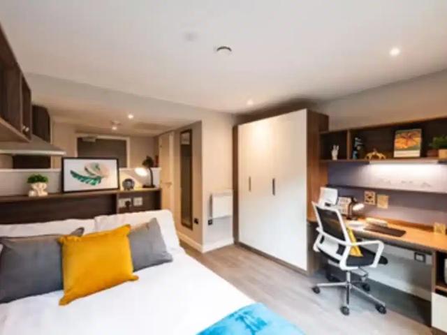 Nelson Place, Belfast Has an Apartment